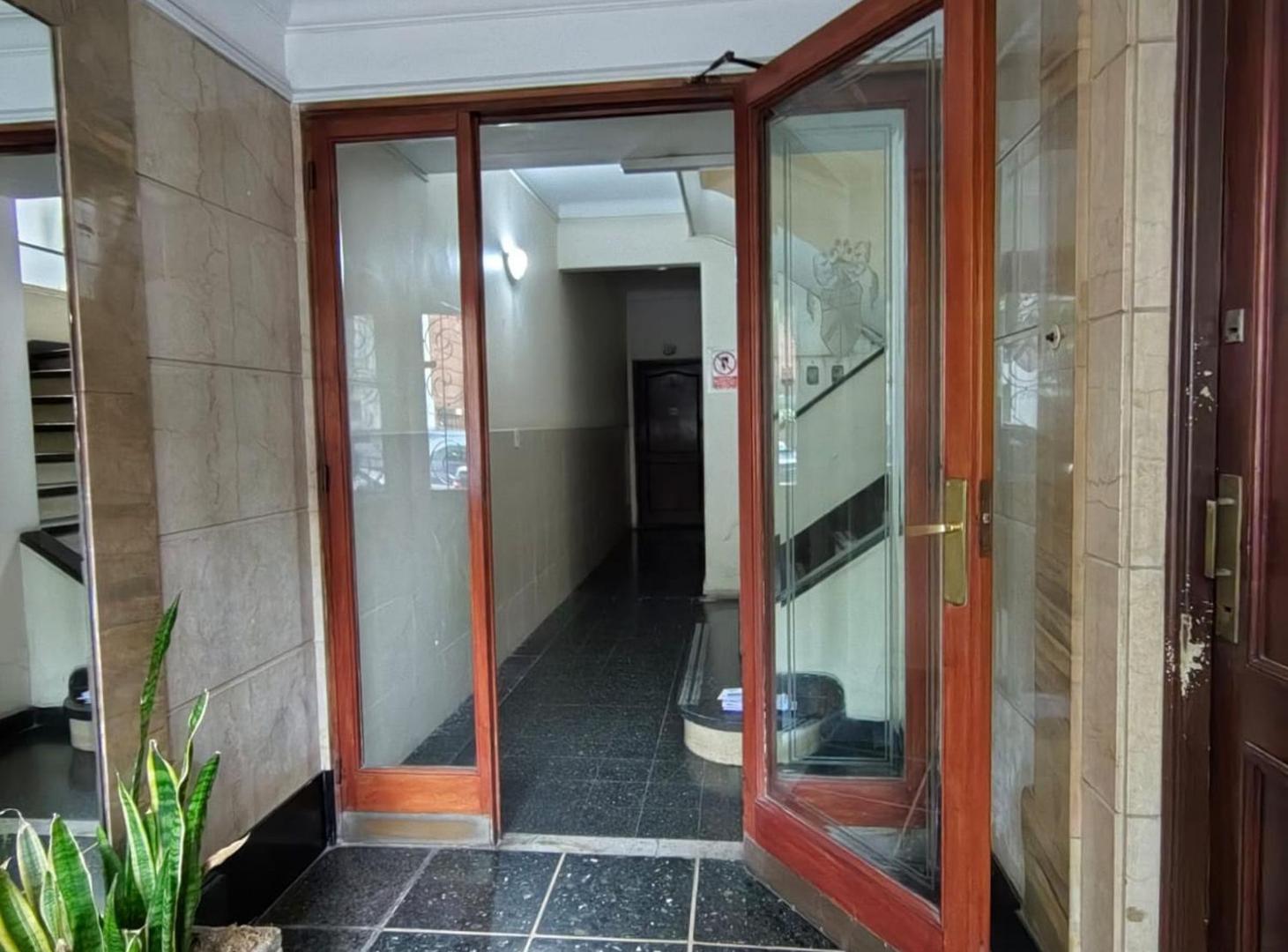 Foto de OPORTUNIDAD VENTA 2 AMBIENTES CON ESCRITORIO, imagen 2