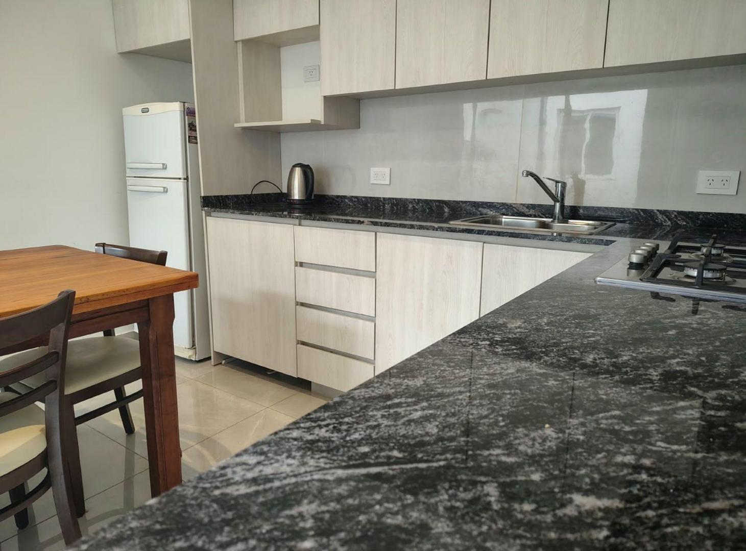 Foto de VENTA PH 2 AMB Y MEDIO SIN EXPENSAS V. PUEYRREDÓN, imagen 4