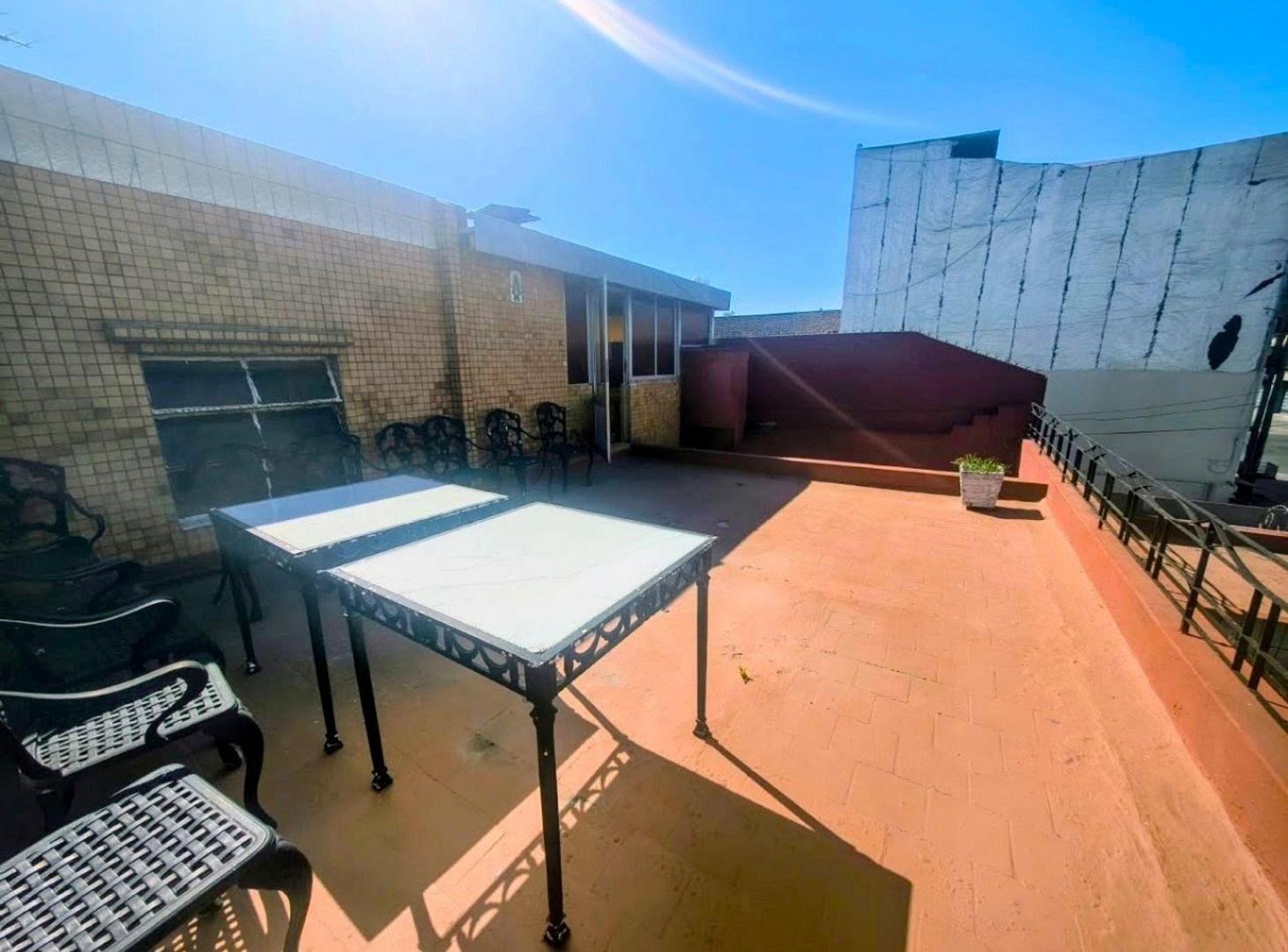 Foto de VENTA CASA 4 AMB. C/COCHERA 2 TERRAZAS Y QUINCHO, imagen 5