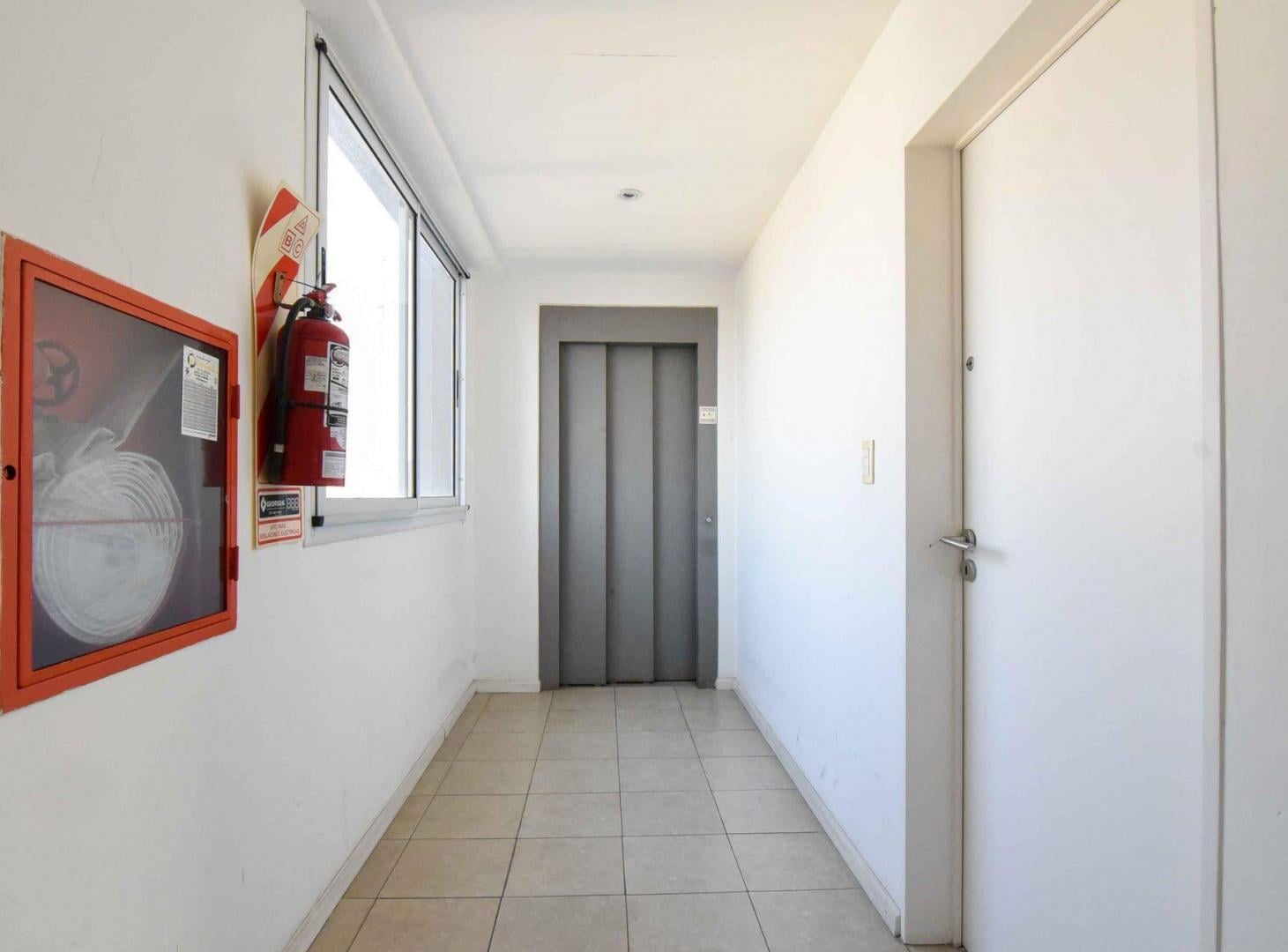 Foto de Venta Monoambiente caballito Cochera Parrilla Sol, imagen 3