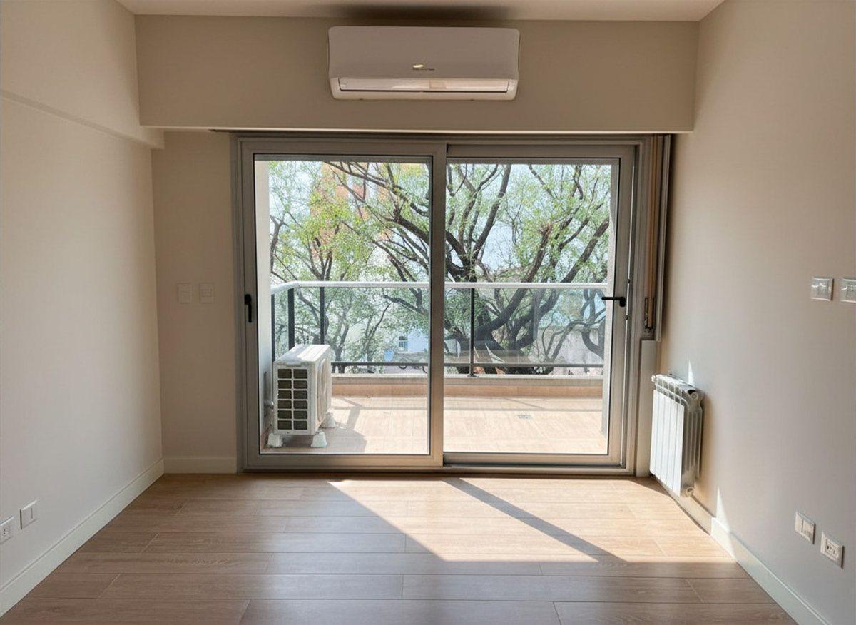 Foto de VENTA DEPTO 4 AMB BALCÓN Y COCHERA EN CABALLITO, imagen 1