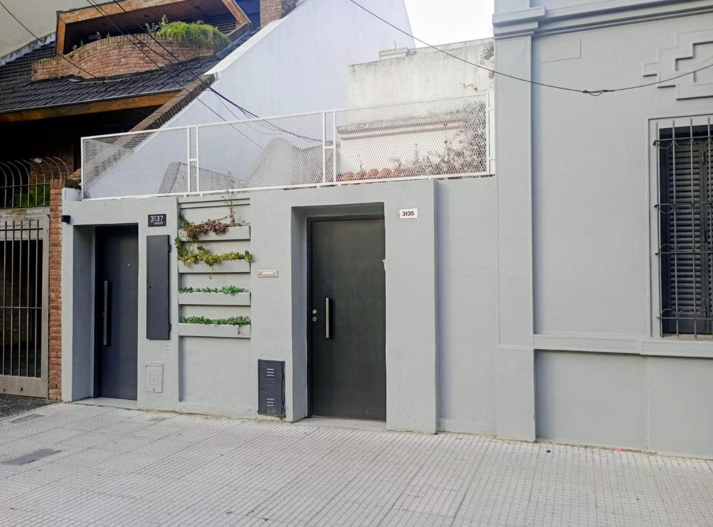 Foto de PH al frente zona inigualable en Villa Devoto, imagen 1