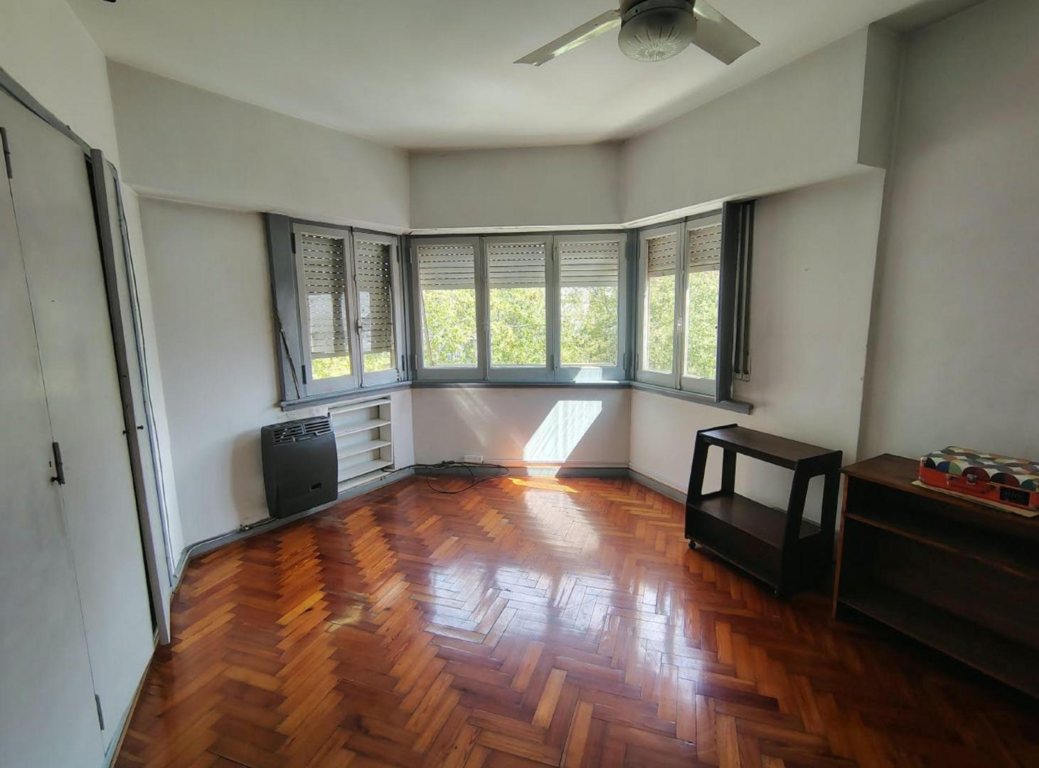 Foto de VENTA DEPARTAMENTO 2 AMBIENTES AMPLIOS BALVANERA, imagen 2