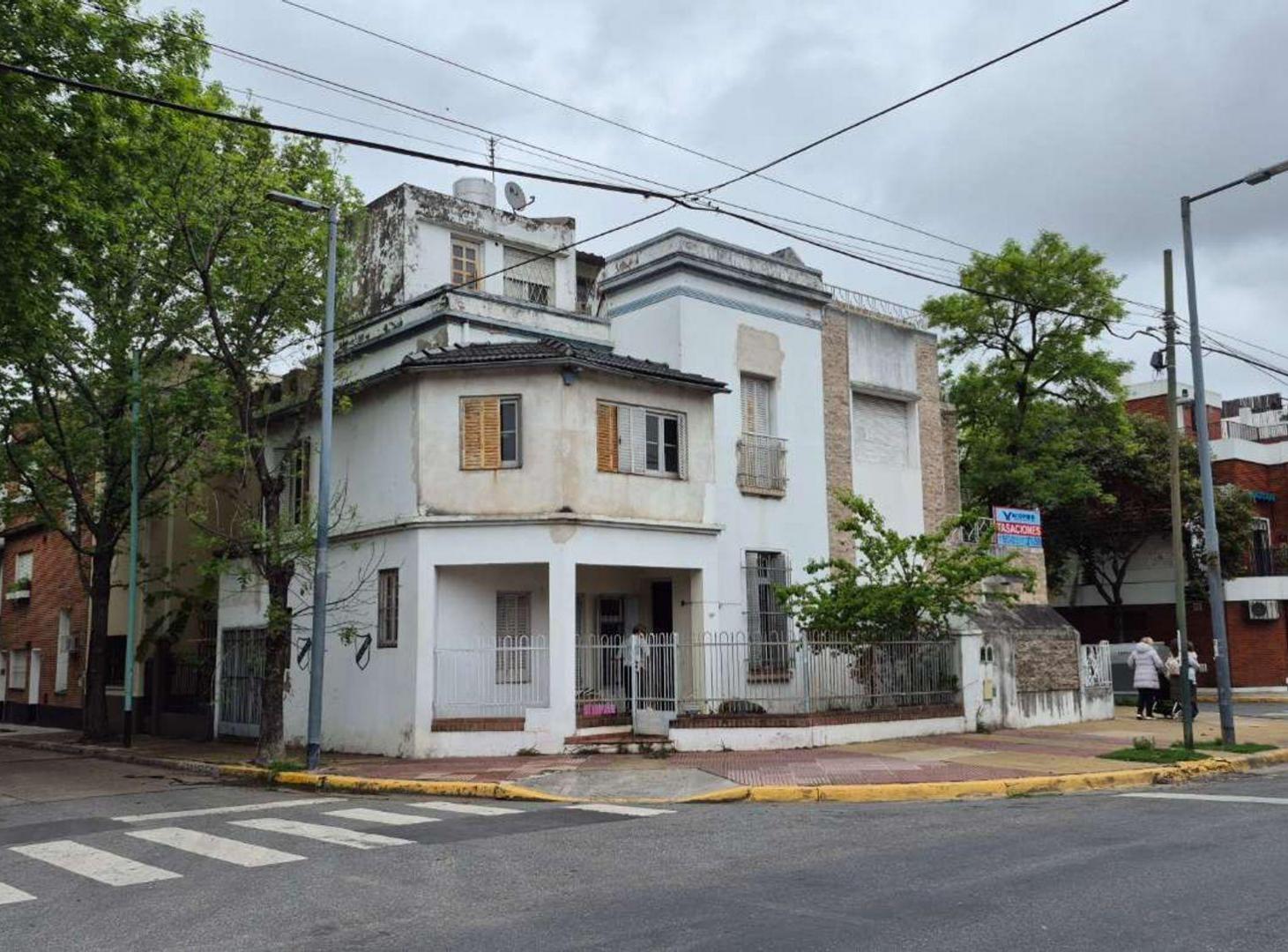 VENTA CASA A REFACCIONAR GRAN POTENCIAL FLORESTA