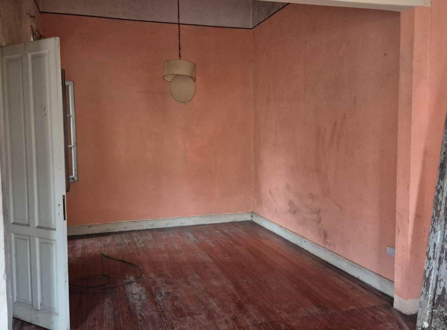 Foto de VENTA CASA A REFACCIONAR GRAN POTENCIAL FLORESTA, imagen 3