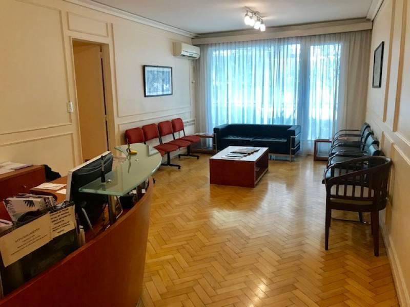 Larrea y Paraguay. Consultorio Al Frente 108 M²! 3