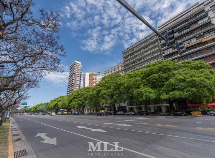 Av. del Llibertador y Tagle 205m2. Cochera FIJA y vig. 24hrs 3