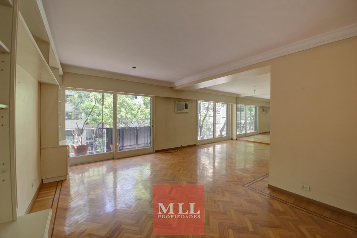 Av. Coronel Diaz y Güemes. Piso de 164 m2 con Cochera