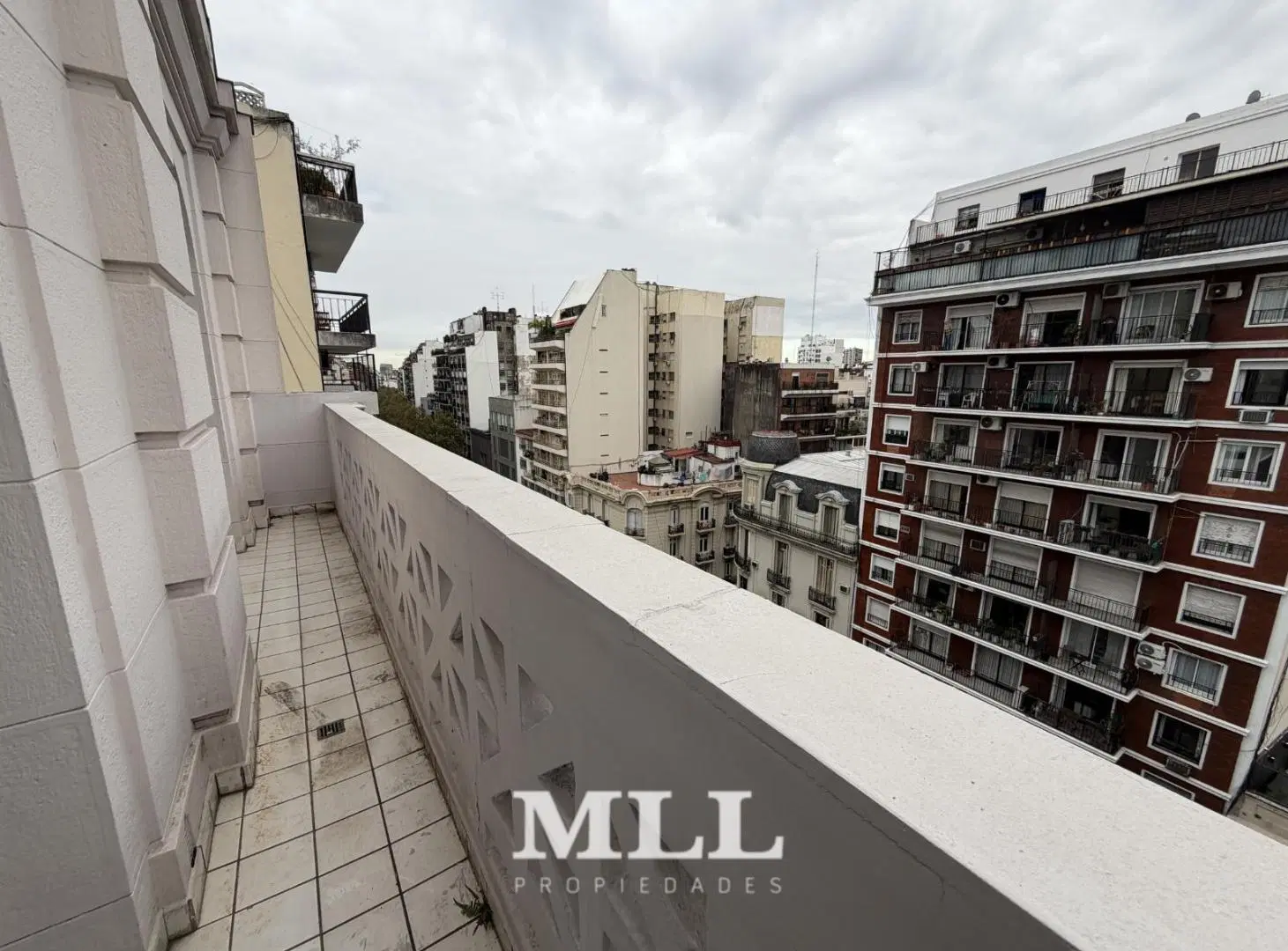 Departamento en Av. Santa Fe y Av. Callao. Piso de Categoria 3