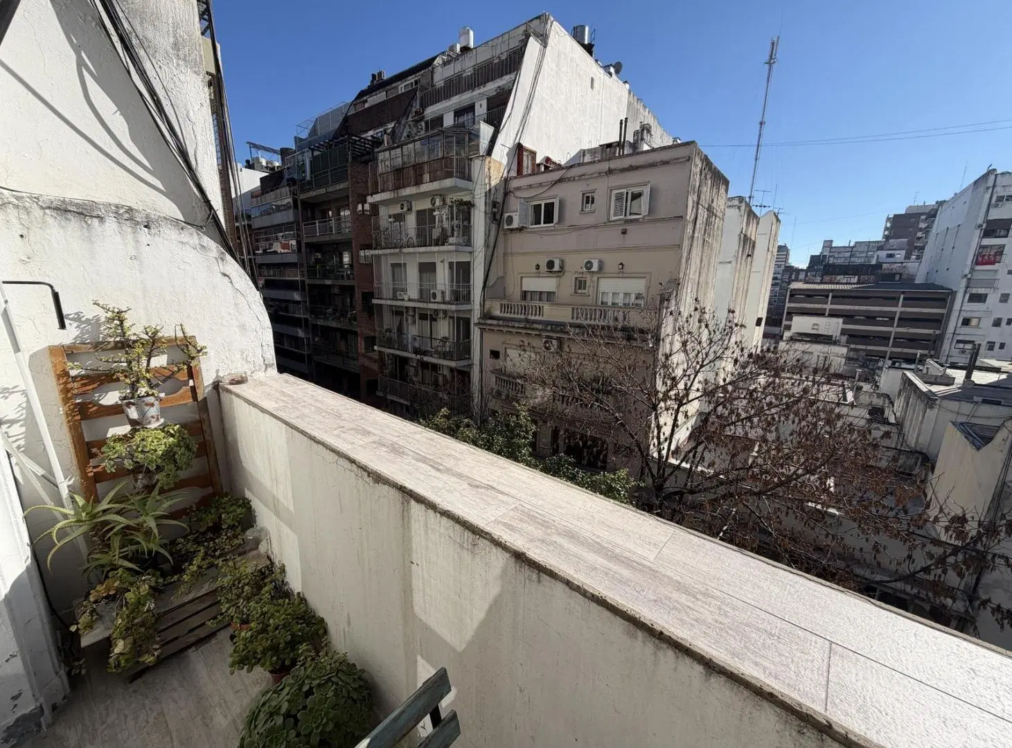 Monoambiente al frente con excelente luz 3