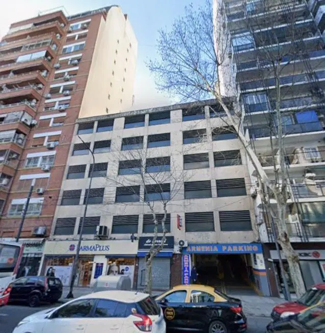 Cochera sobre Av. Pueyrredon al 1600 2