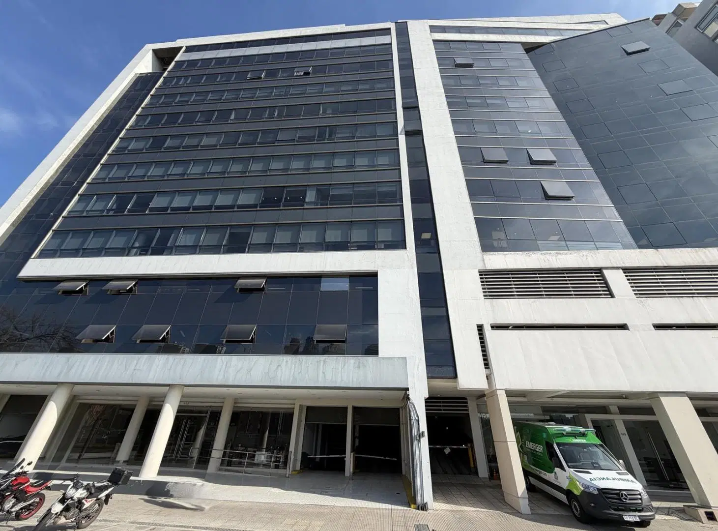 VENTA - Oficina 178 m2   dos cocheras - Vista abierta a Puerto Madero y al rio 4