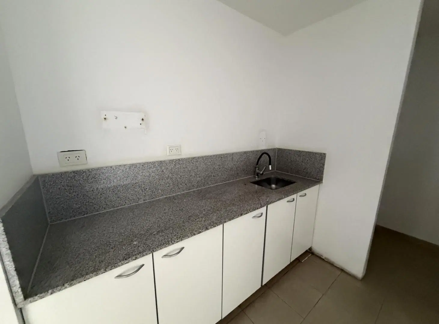 VENTA - Oficina 178 m2   dos cocheras - Vista abierta a Puerto Madero y al rio 3