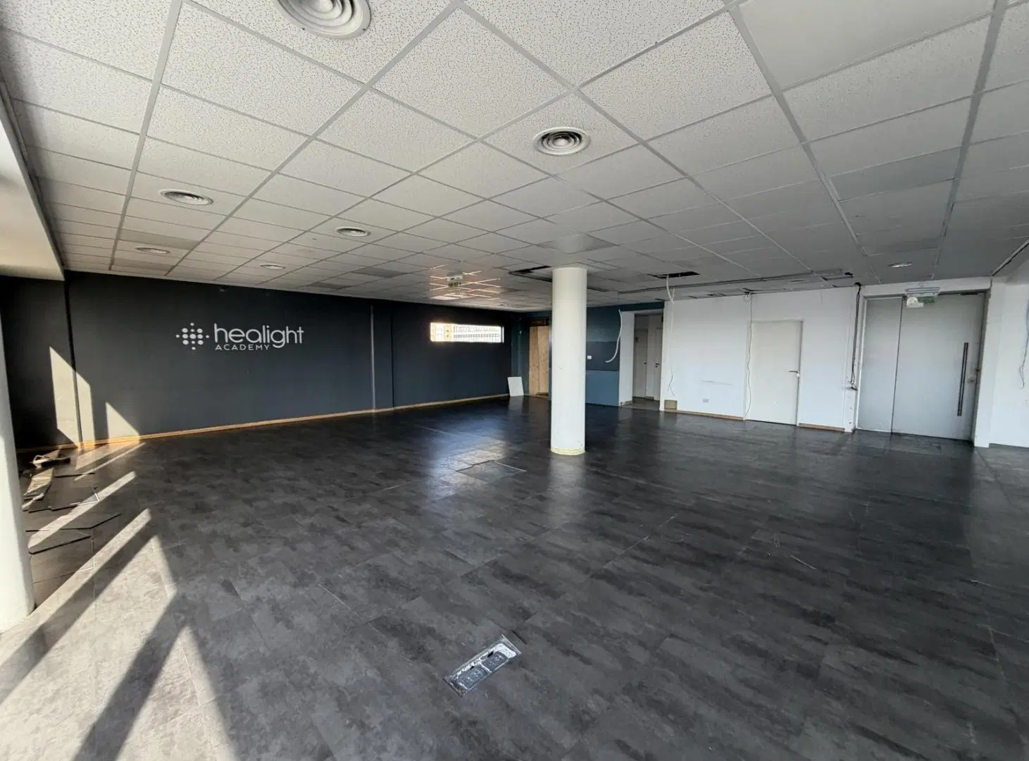 VENTA - Oficina 178 m2   dos cocheras - Vista abierta a Puerto Madero y al rio 8