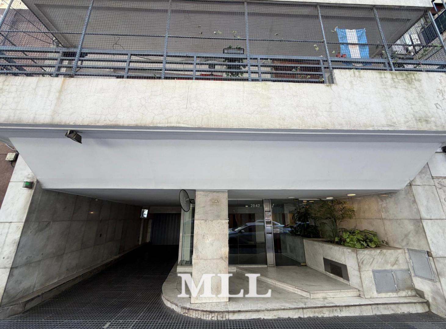 Foto de VENTA. Recoleta, Rodriguez Peña y Posadas. Semipiso al frente, palier, imagen 3