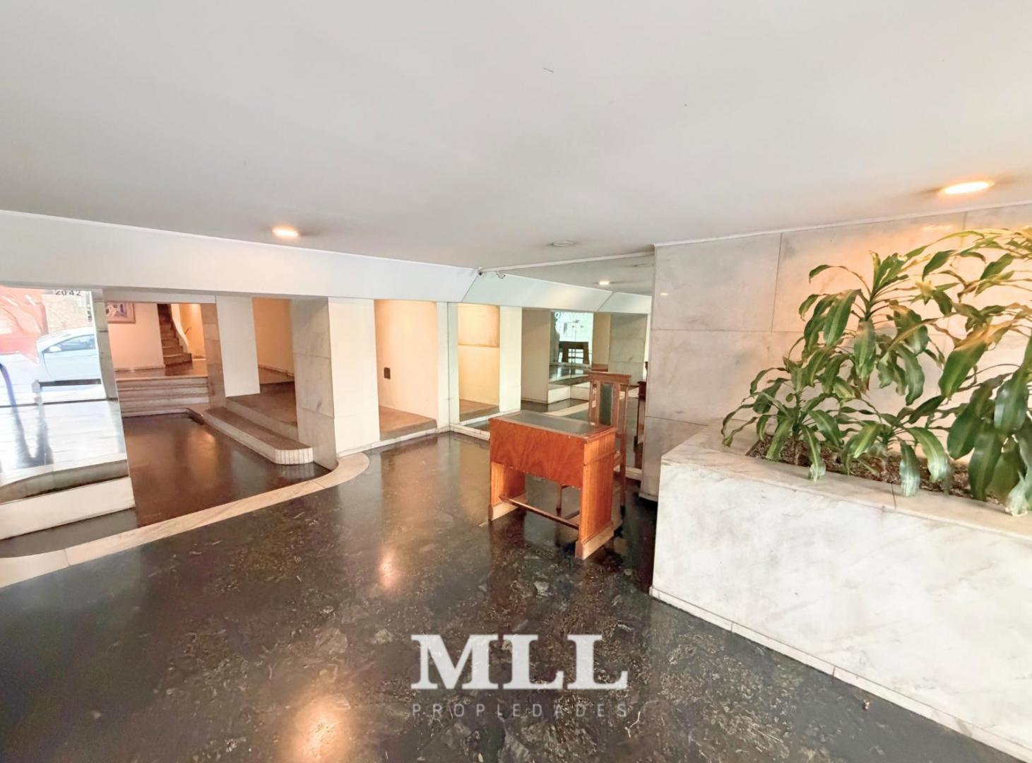 Foto de VENTA. Rodriguez Peña y Posadas. Semipiso al frente, palier privado. 2, imagen 2