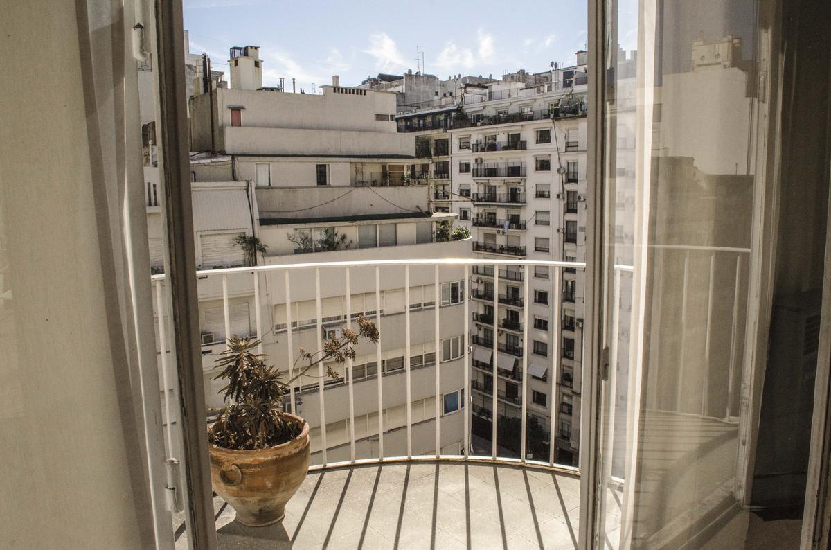 Foto de VENTA Recoleta Av Callao y Av Quintana 9 Piso Duplex Balcón terraza, imagen 5