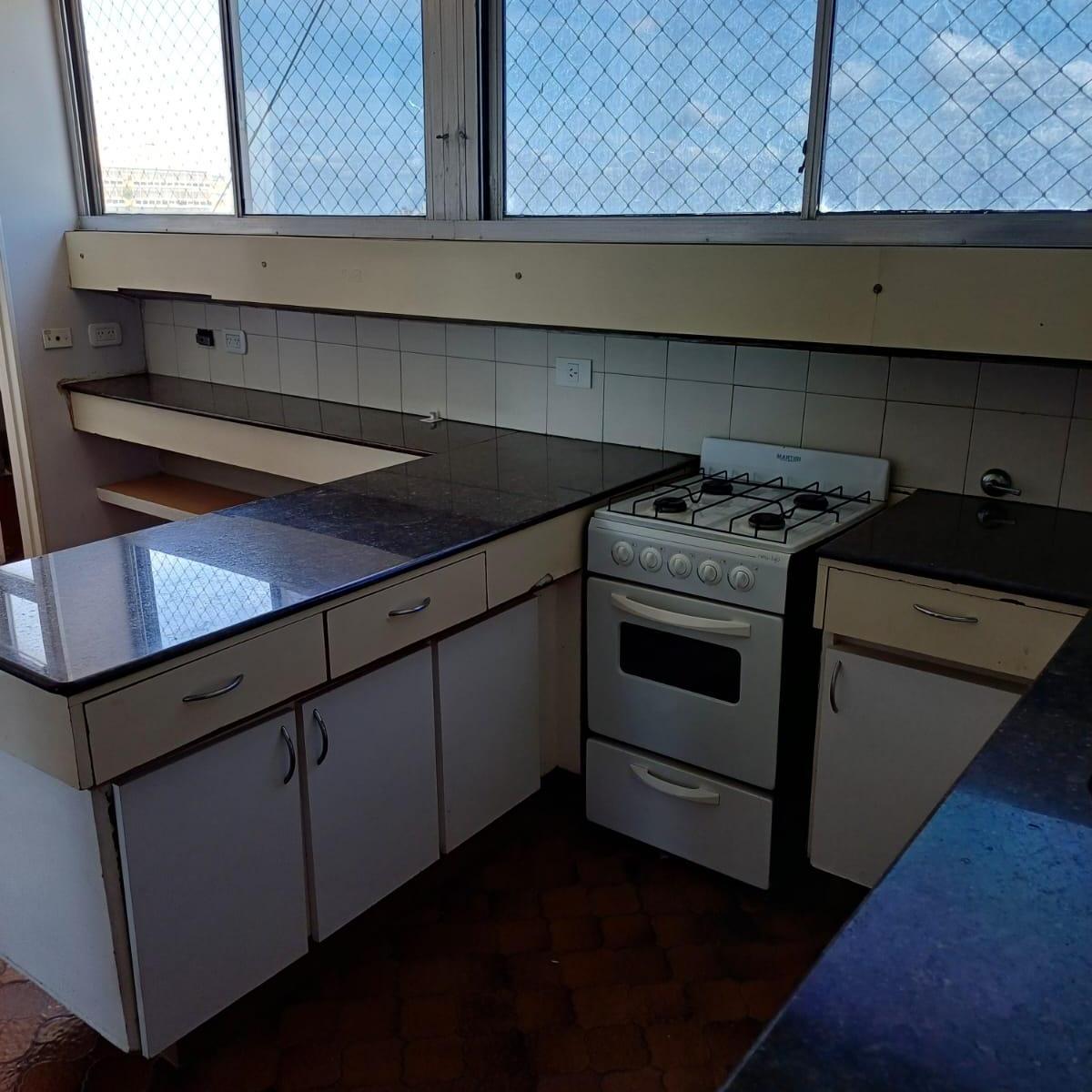Semipiso de 4 amb, con cochera y baulera