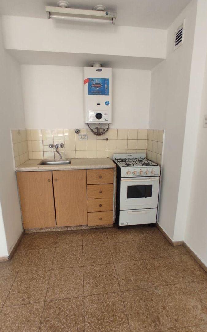 Foto de Departamento en Alquiler de un dormitorio + escritorio a pasos Patio Olmos!, imagen 1