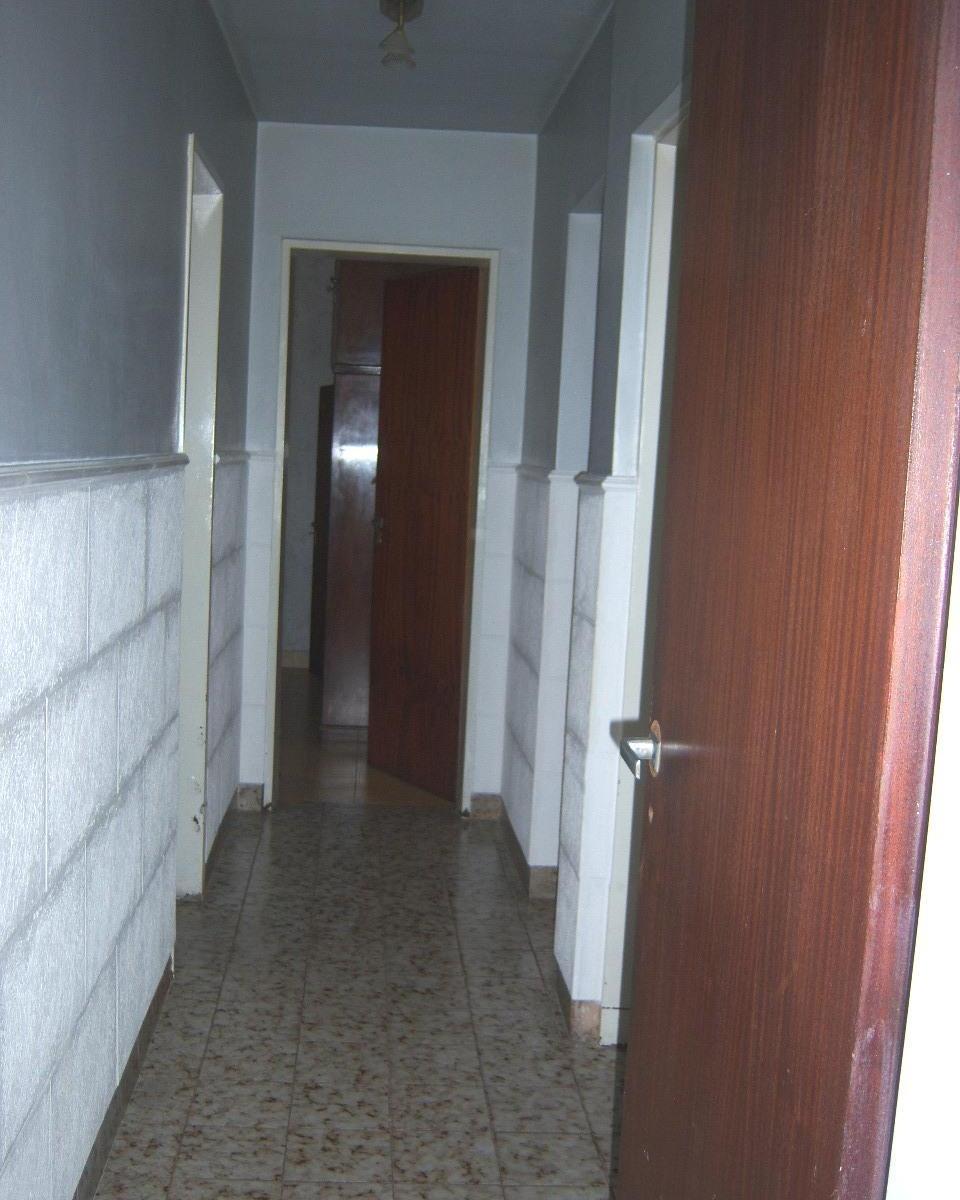 CASA DE 4 AMBIENTES C/PQUE. PERMUTA."SUSPENDIDA"