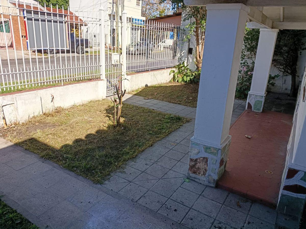 Foto de CASA 3 AMBIENTES CON FONDO Y COCHERA, imagen 5
