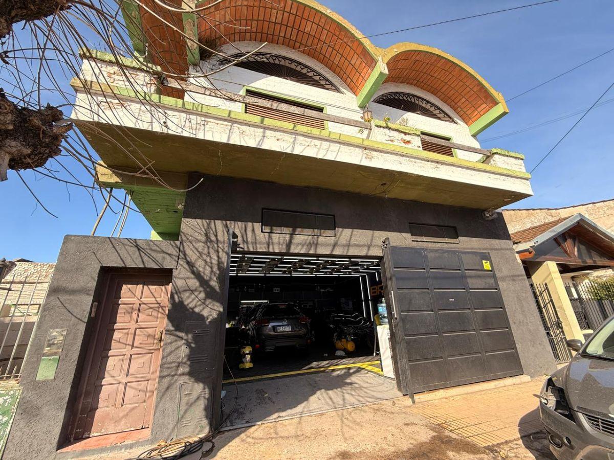 CASA, LOCAL, DEPOSITO, SOBRE AMPLIO LOTE