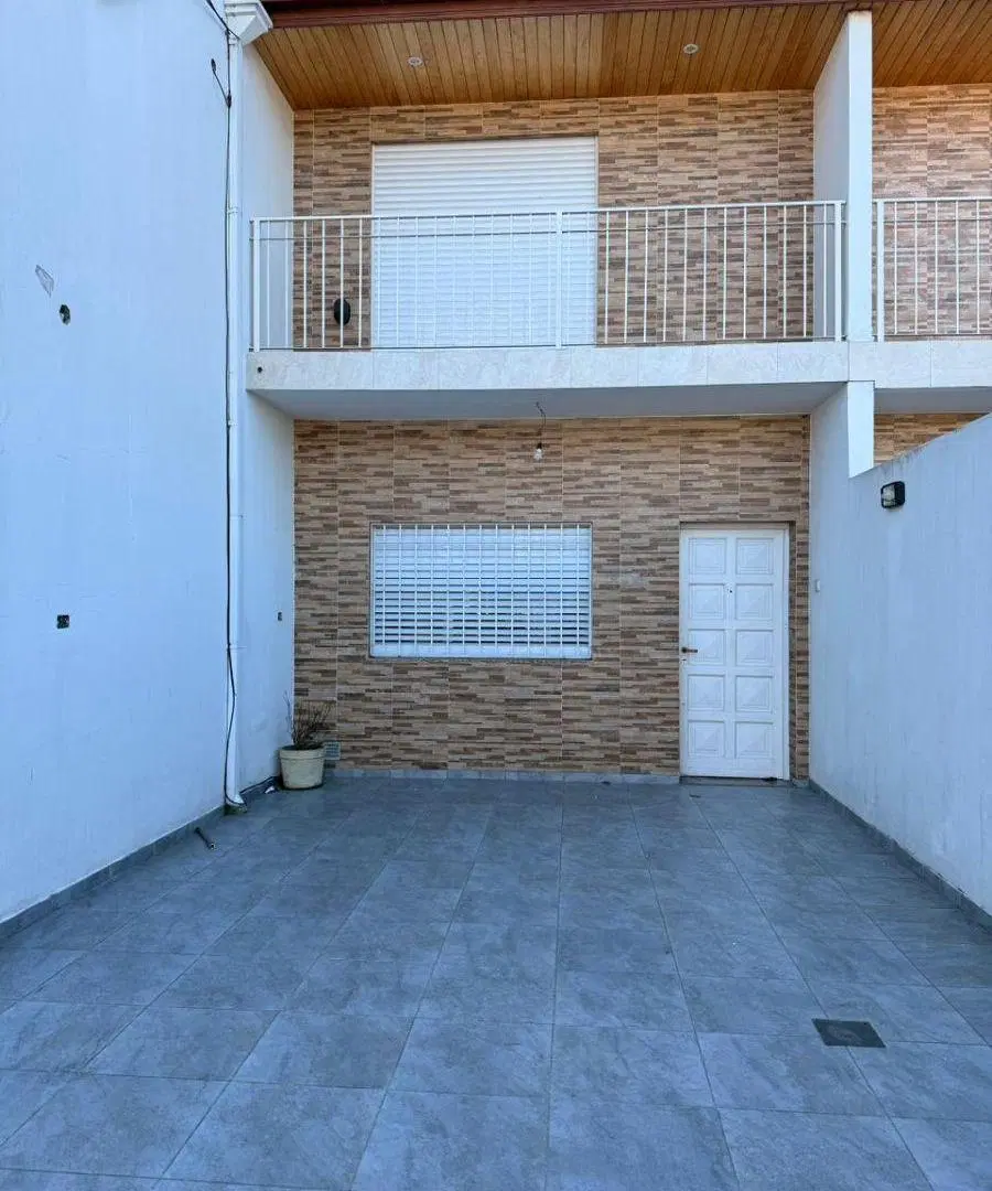 DUPLEX 3 AMBIENTES CON COCHERA Y PATIO 4