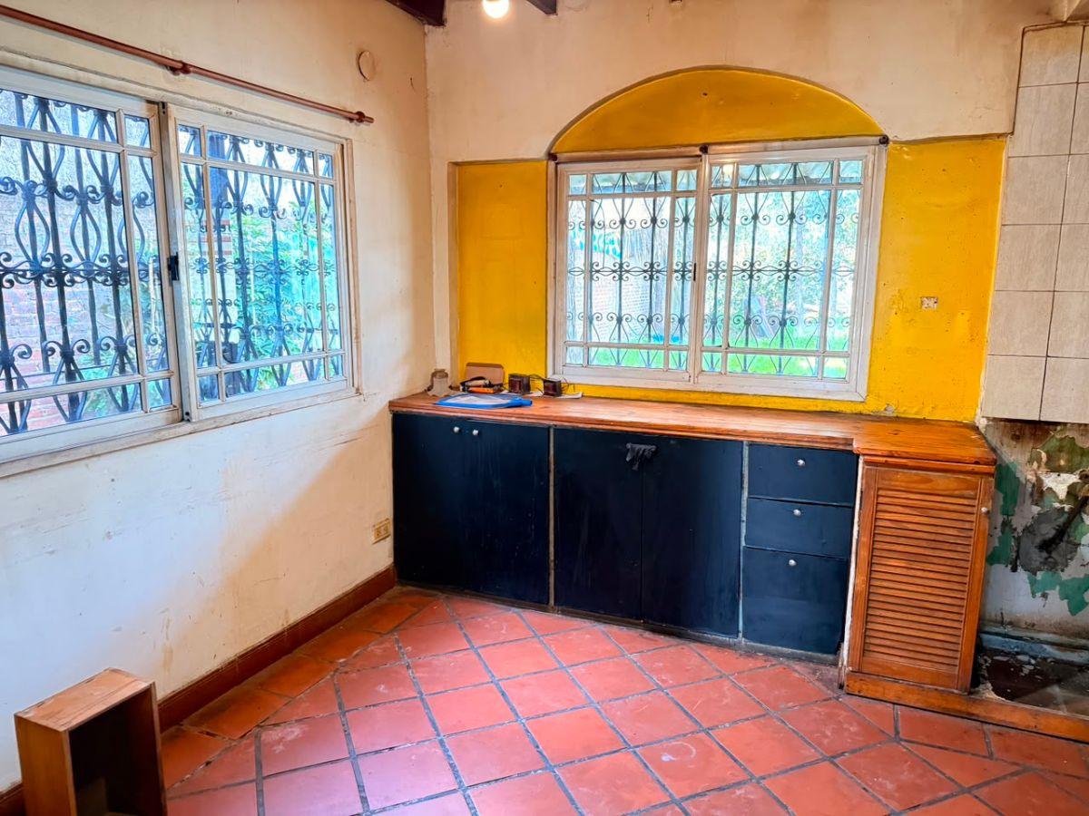 Foto de CASA 4 AMBIENTES CON GARAGE Y AMPLIO FONDO. PERMUTA., imagen 5