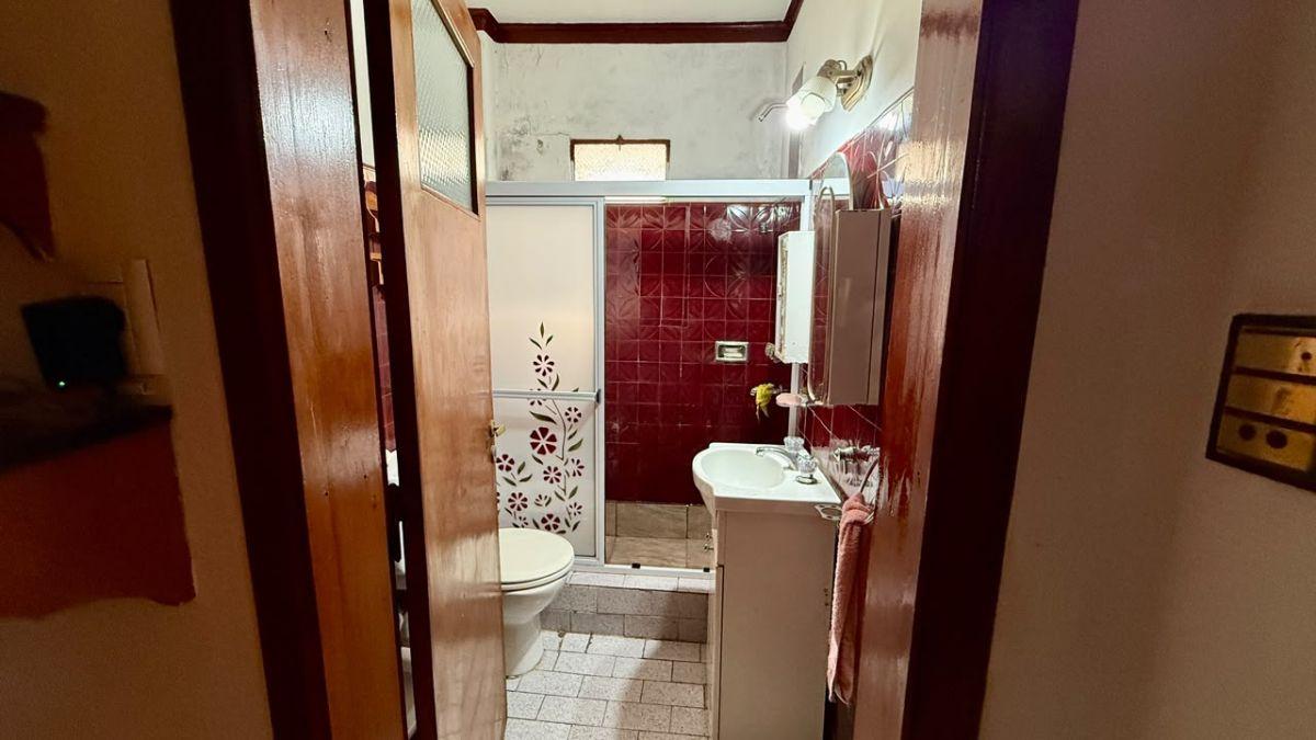 Foto de PH TIPO CASA 3 AMBIENTES CON COCHERA Y PILETA – BANFIELD, imagen 2