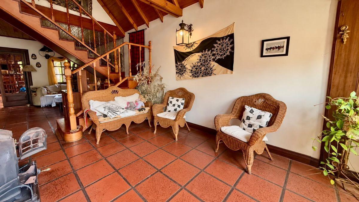 Foto de CHALET 4 AMBIENTES CON COCHERA, FONDO Y PILETA. LOTE 9,53x40 mts., imagen 5