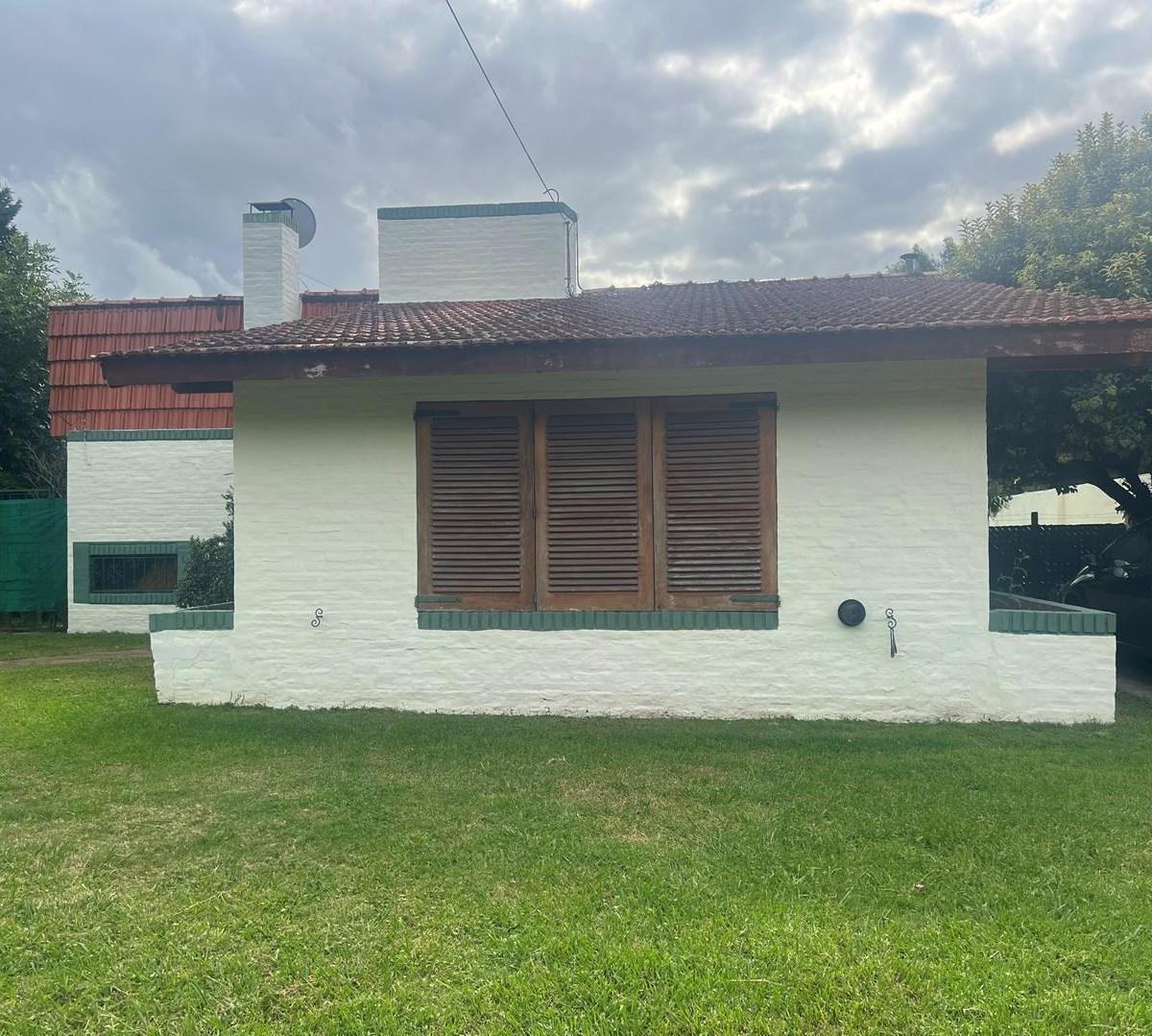 Casa Chalet en Venta en de Vicenzo Chico, del Viso, Pilar 5