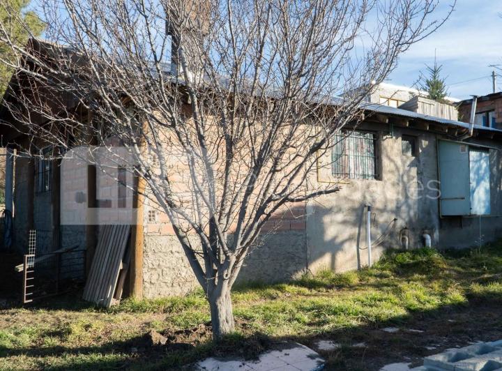 VENTA DE LOTE MAS CONTRUCCION EN BARRIO LERA BARILOCHE 2
