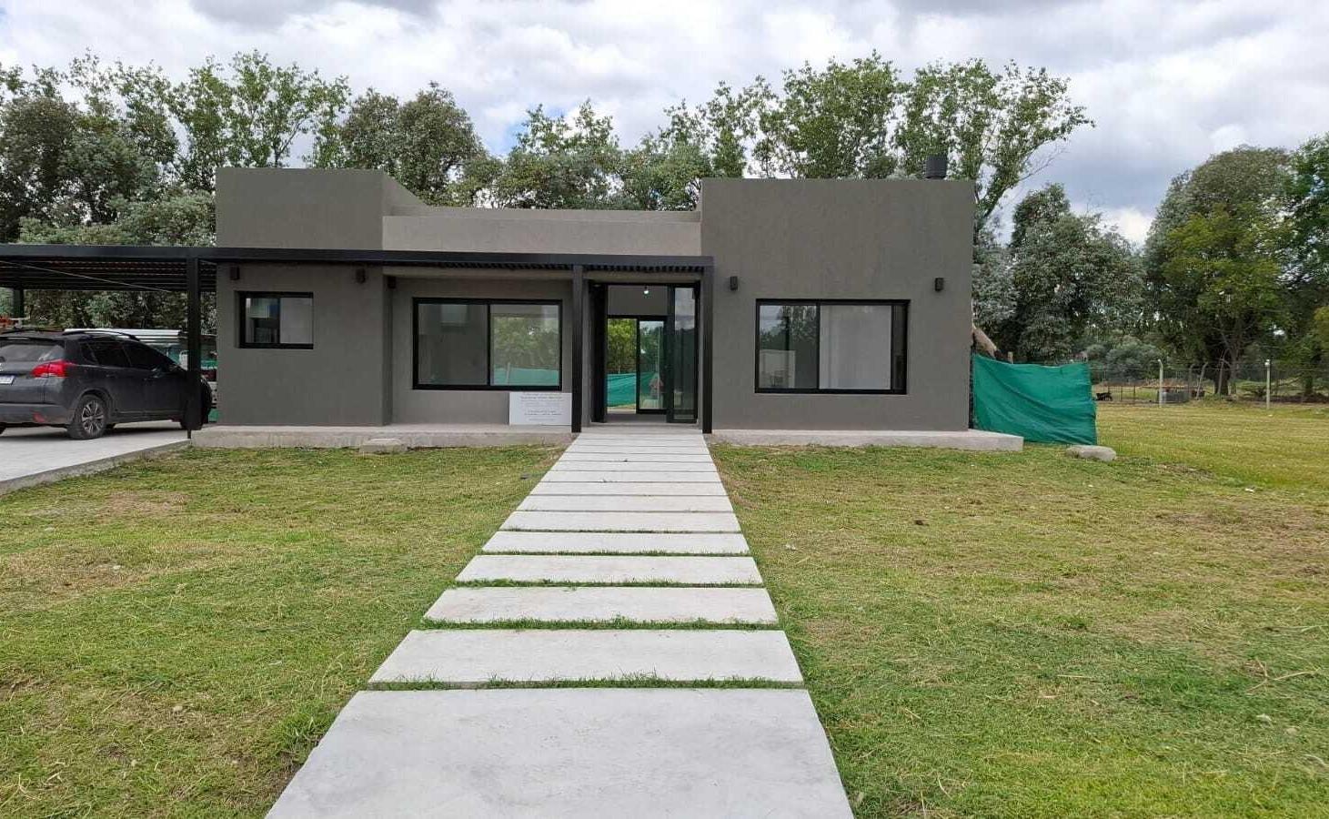 Casa a Estrenar en Barrio Cerrado El Cardal 2 | 3 Dorm | Pileta | Piso Radiante | Lote 1263 m²