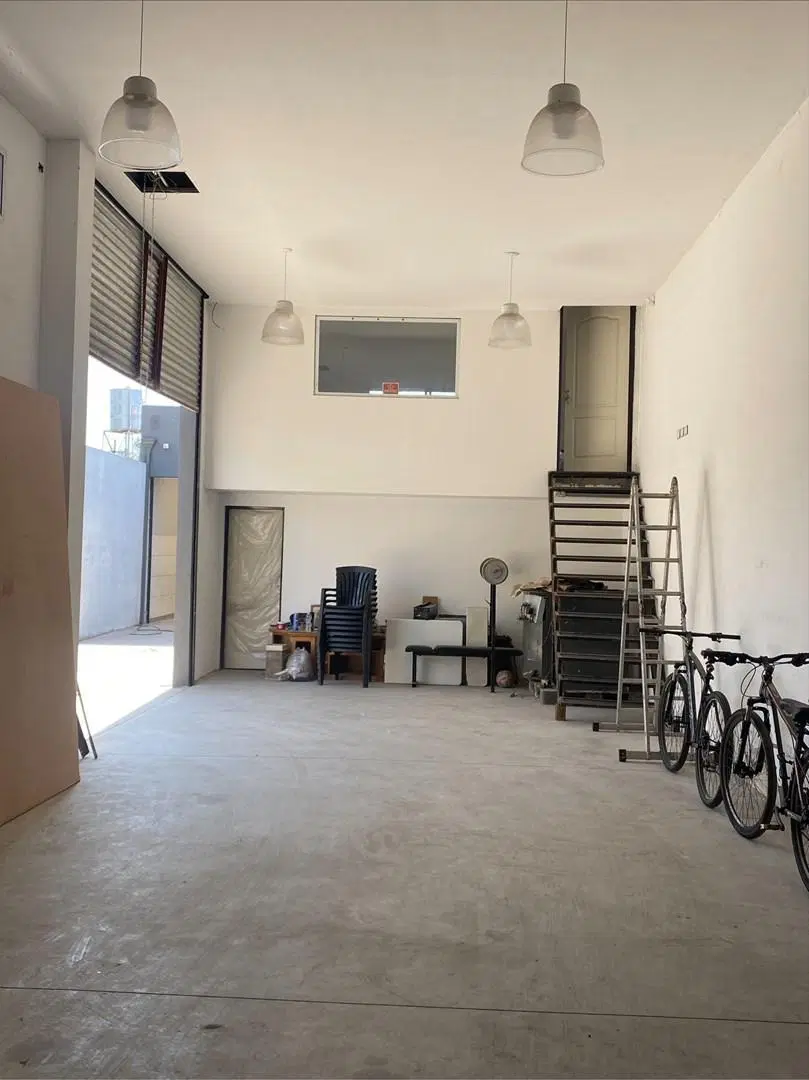 Alquiler galpon, Depósito  ,local comercial, tiene  dos naves  IMPECABLE en Del Viso, Pilar, G.B.A. 4