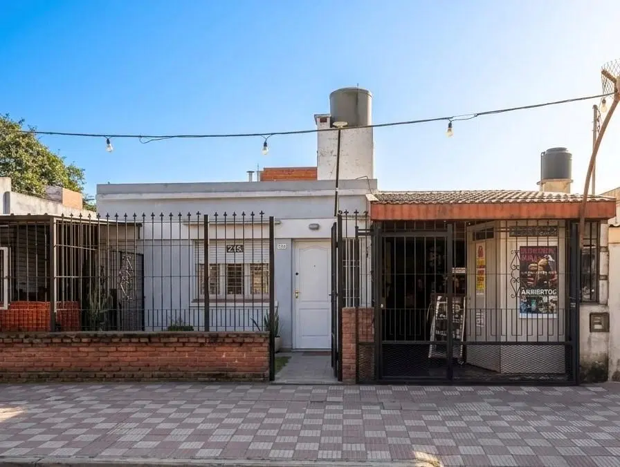 Casa Chalet  en Venta en Villa Corina, Córdoba 4