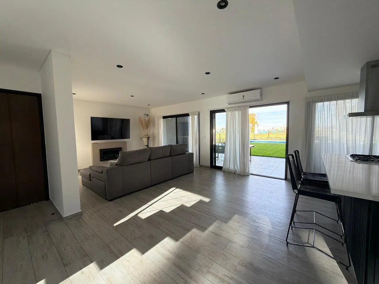 Casa  en Venta 3 dormitorios 4 baños 1 año de antiguedad IMPECABLE  en Santa Sofía, Pilar del Este, 4