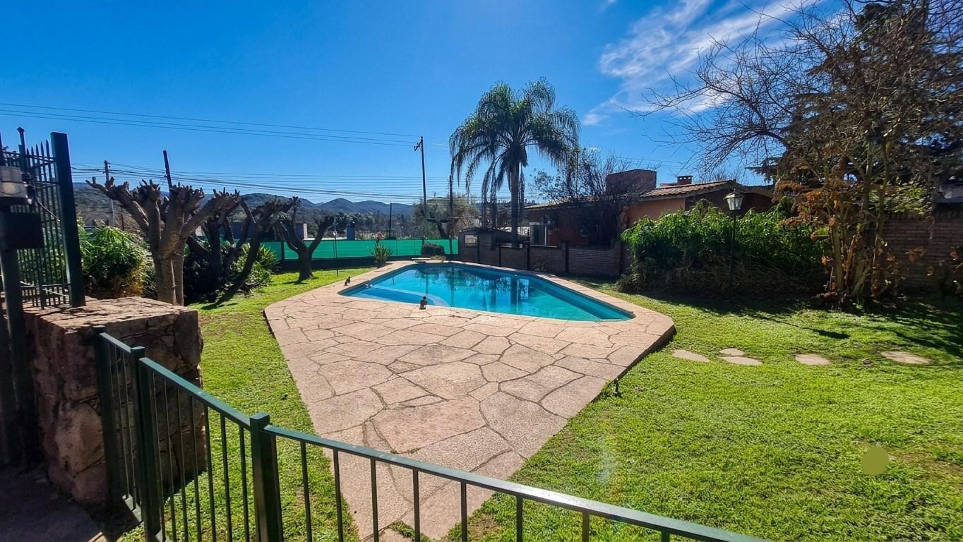 Casa Chalet  en Venta en Unquillo, Colón, Córdoba