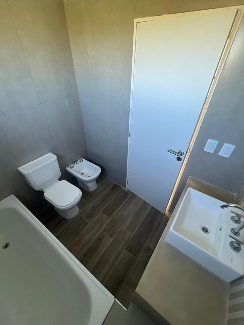 Foto de Casa en Venta 1 planta 3 dormitorios mas escritorio , Santa Sofía, imagen 5