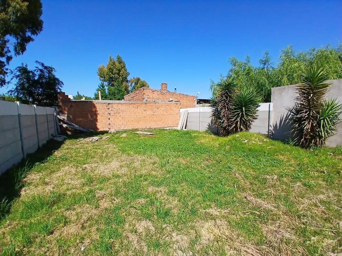 Foto de Lote En Venta En Bahía Blanca, Con Construcción Casa 1 Dorm, imagen 1