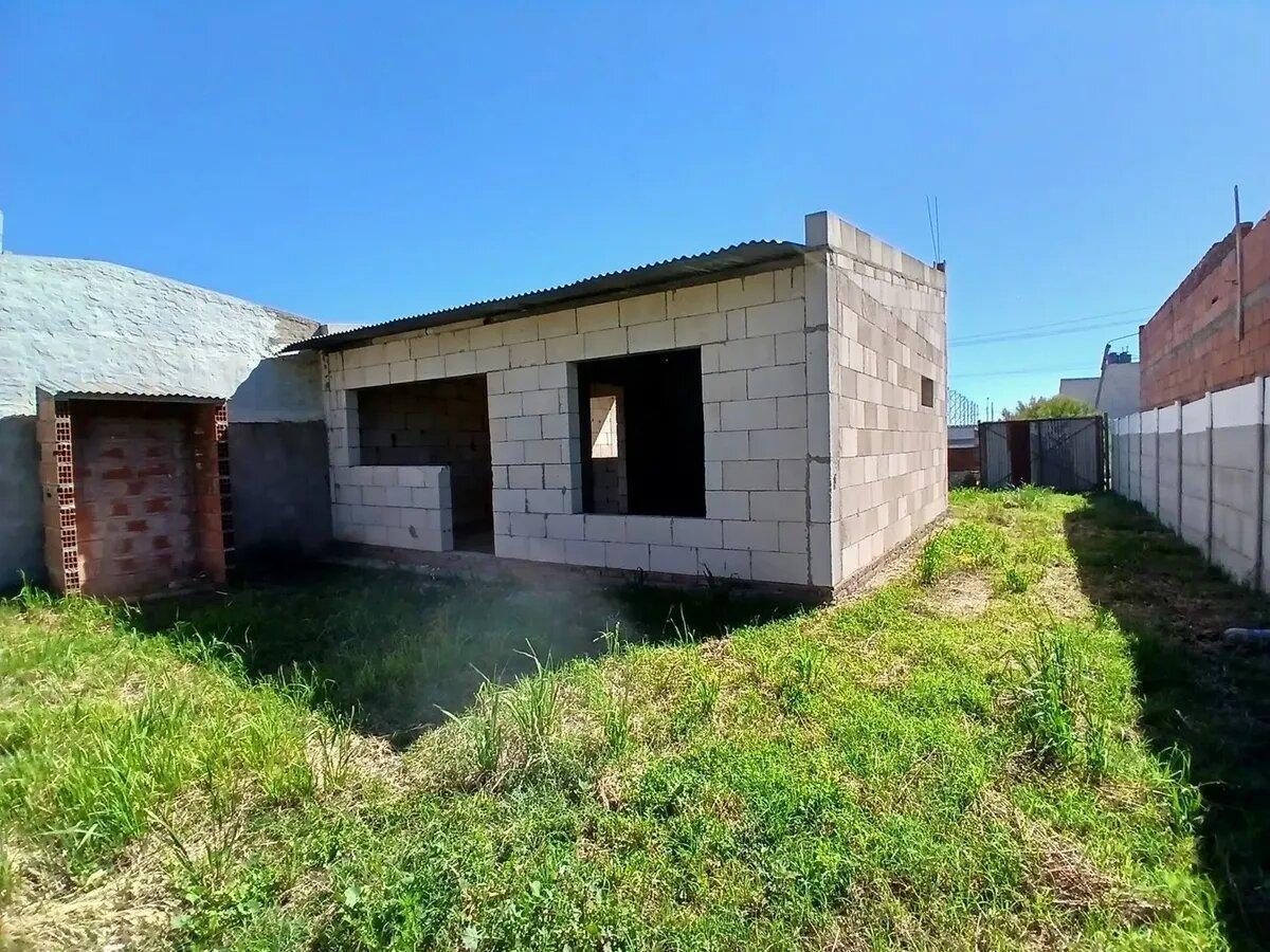 Foto de Lote En Venta En Bahía Blanca, Con Construcción Casa 1 Dorm, imagen 5