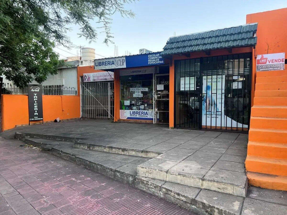 Foto de Venta Locales Comerciales Mas Cochera Villa Cabrera, imagen 1