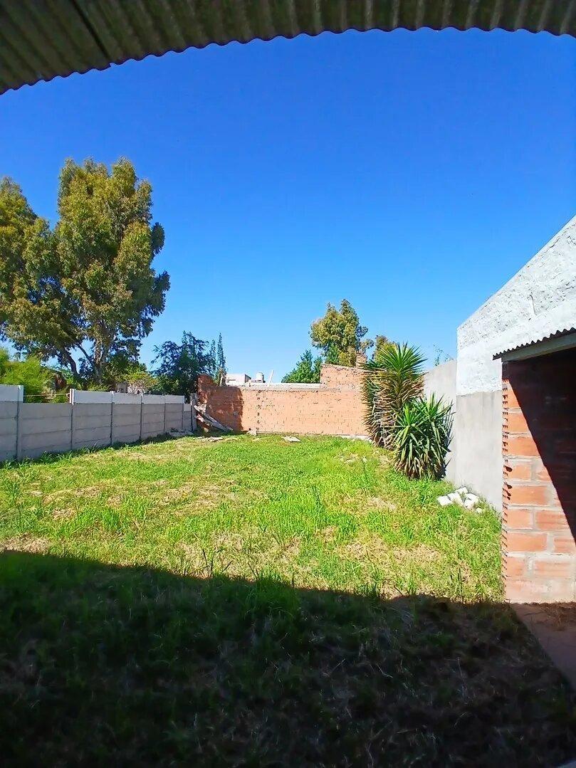 Foto de Lote En Venta En Bahía Blanca, Con Construcción Casa 1 Dorm, imagen 4