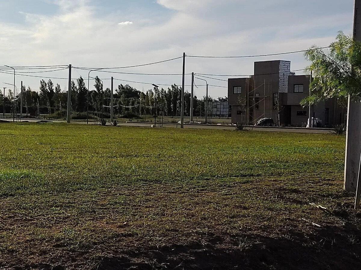 Foto de Terreno Lote En Venta En Villa Amelia, Rosario, Santa Fe, imagen 2