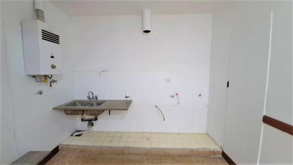 Foto de ¡impecable Casa En Lote Propio Con Terraza Y Cochera: Recién Pintada Y, imagen 3