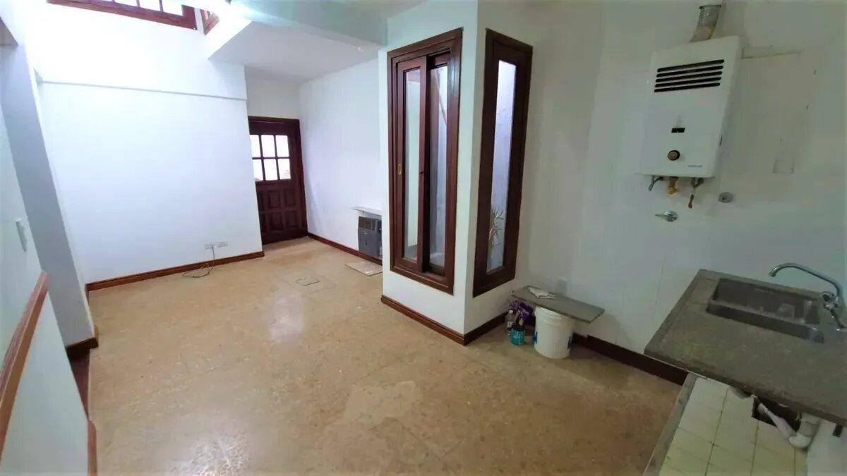 Foto de ¡impecable Casa En Lote Propio Con Terraza Y Cochera: Recién Pintada Y, imagen 2