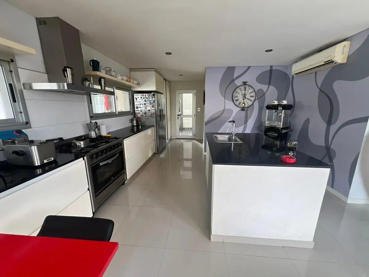 Foto de Casa En Venta 4 Dormitorios, Impecable, Moderna Con Pileta En Los, imagen 3