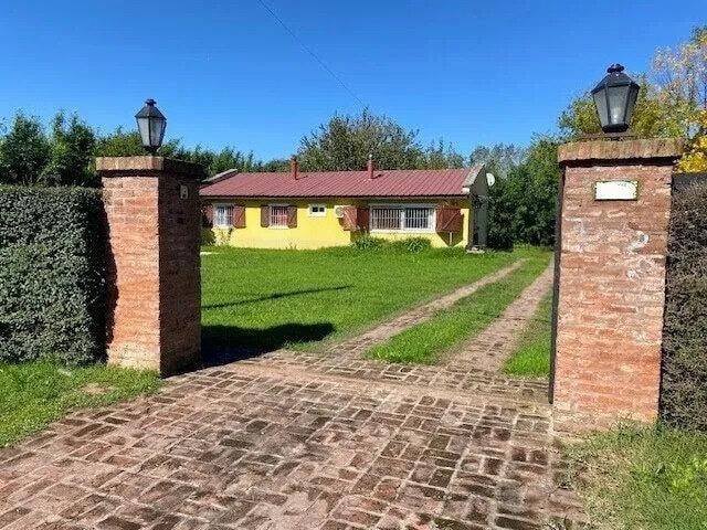 Foto de Casa En Venta 3 Dormitorios Con Pileta, Lote Grande, Barrio Pellegrini, imagen 1