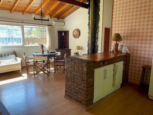 Foto de Casa En Venta 3 Dormitorios Con Pileta, Lote Grande, Barrio Pellegrini, imagen 2