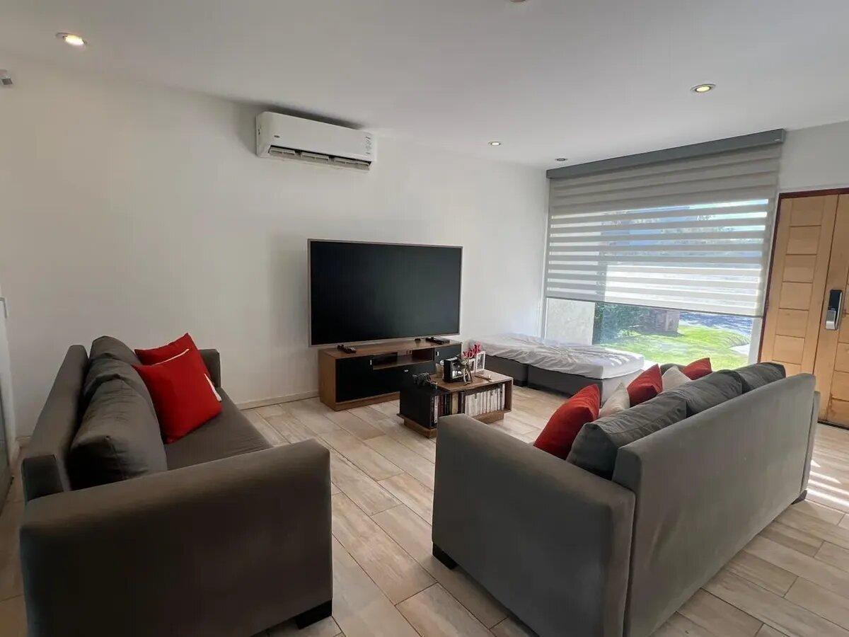 Foto de Casa En Venta 4 Dormitorios,, Moderna Impecable En Santa Guadalupe, imagen 4