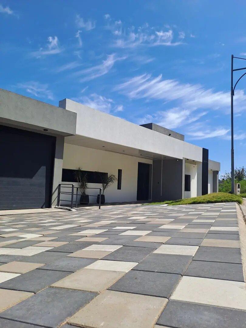 Foto de Casa Chalet En Venta En Córdoba, Córdoba, Argentina, imagen 2